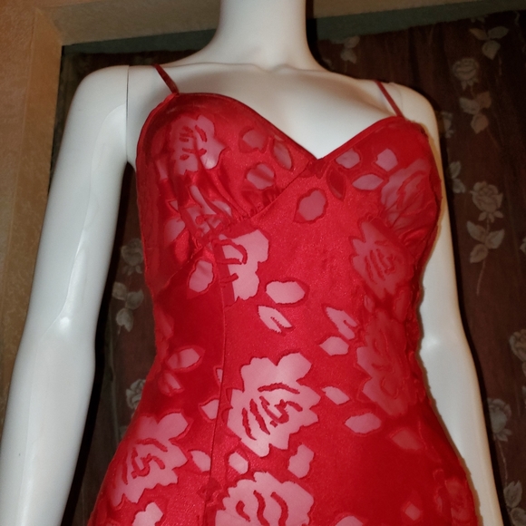 Vintage-❤ Gorgous Red Silky Negligee by VS❤ - Picture 3 of 11